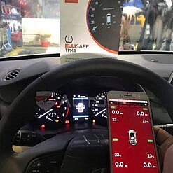Cảm-biến-áp-suất-lốp-iCar-ELLISAFE-i3