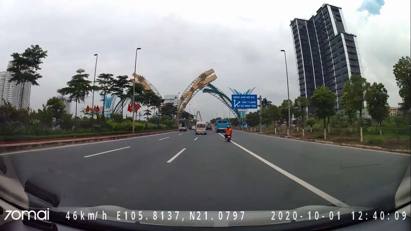 Camera hành trình Xiaomi A800 4K tích hợp GPS